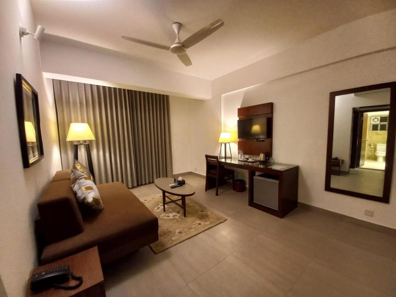 Hotel Royal Cox'S Bazar Exteriér fotografie